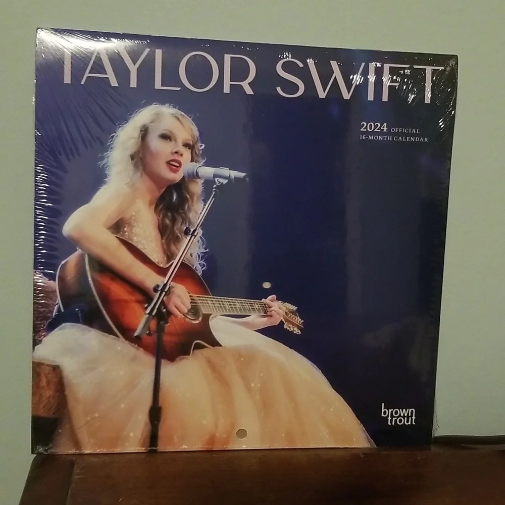 Taylor Swift *MINI* 2024 16-Month Calendar